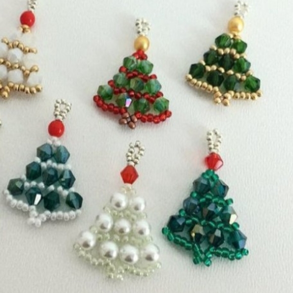 Flat beaded pendants - Picture 3 of 3